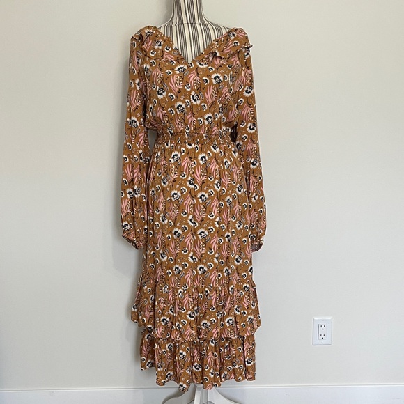 Universal Thread Dresses & Skirts - Universal Thread - Long Sleeve Dress